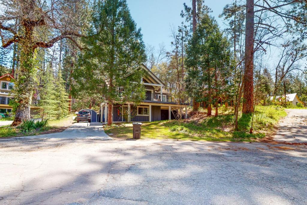 Rustic Cabin – Photos 1
