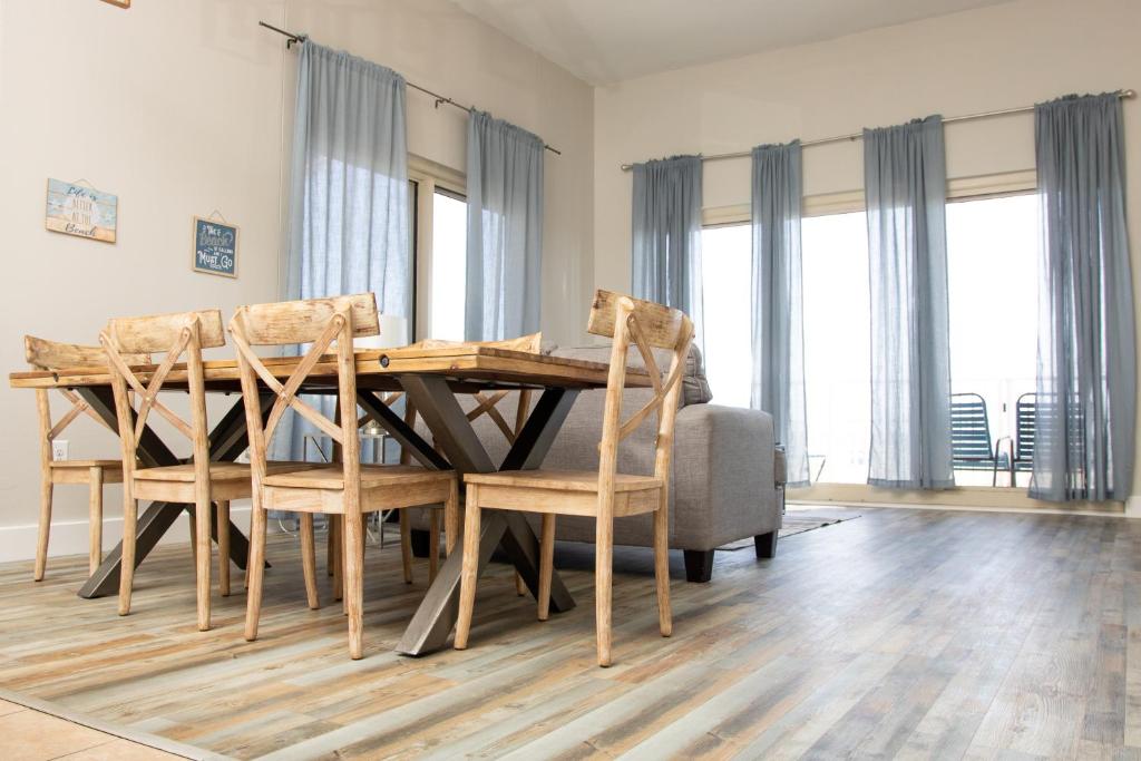 Shores of Panama Resort - Three-Bedroom Apartment