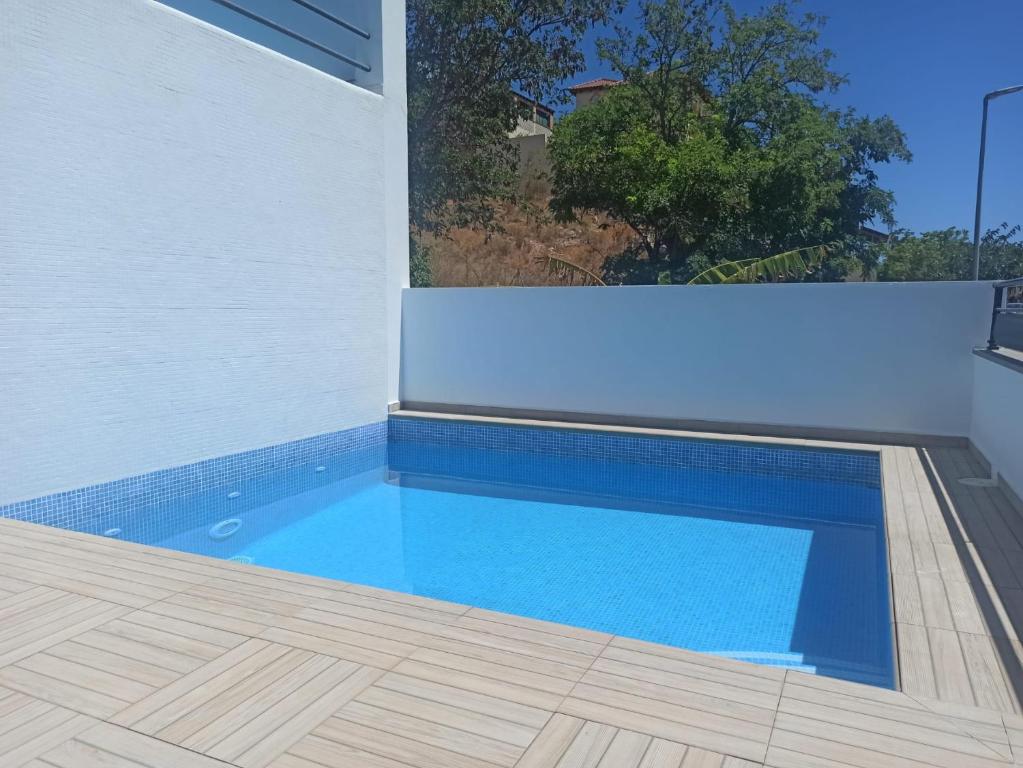 Bazén v ubytovaní Apartamentos La Libertad 1 alebo v jeho blízkosti