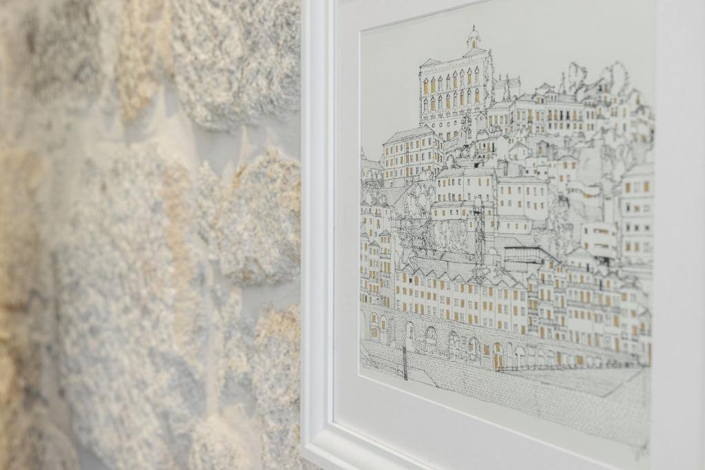 The Downtown Charming Apartments - 16