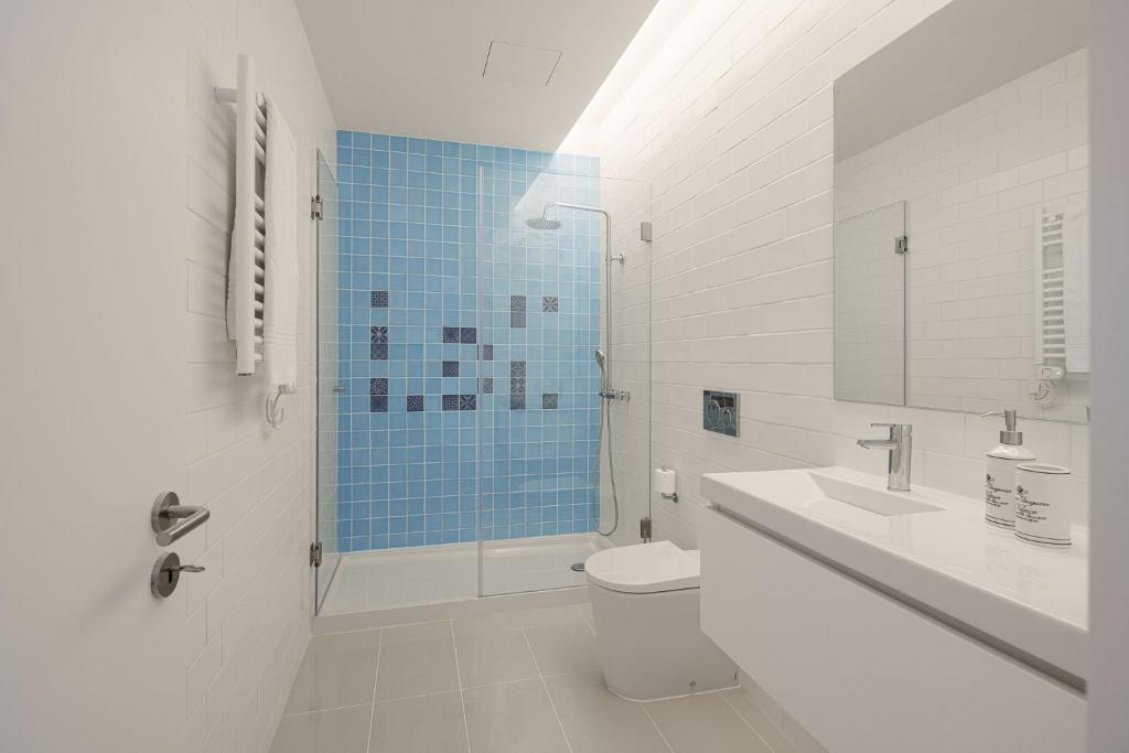 The Downtown Charming Apartments - 15