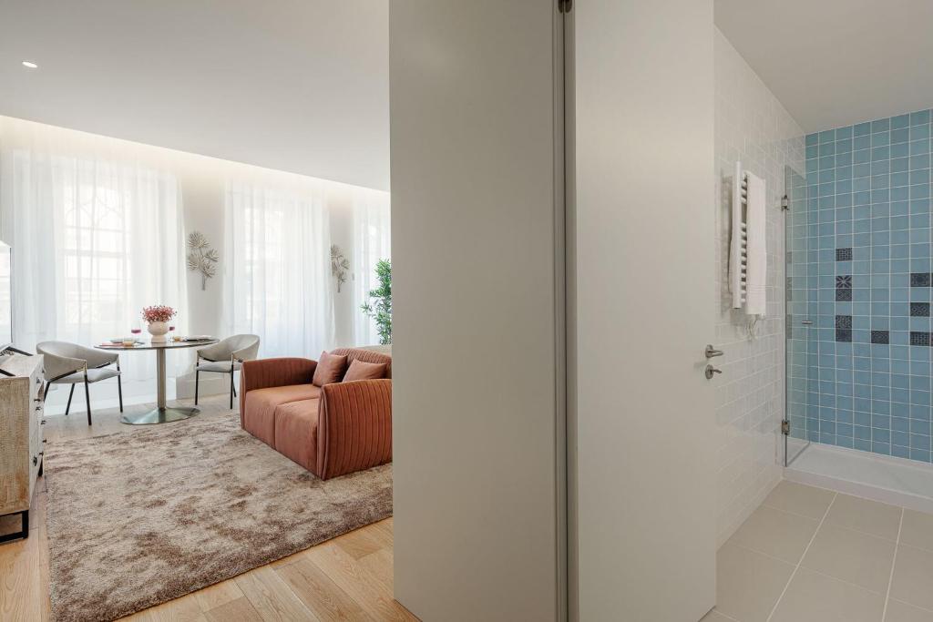 The Downtown Charming Apartments - 13