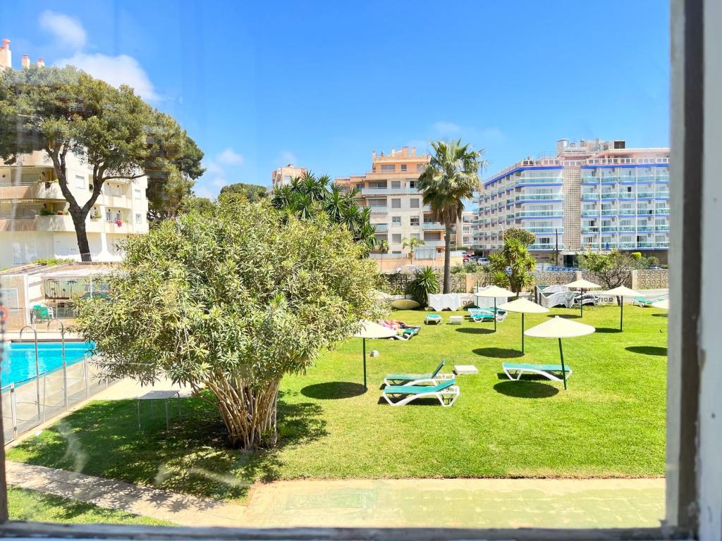 Playa Benalmadena-Alay, piscina, parking, Benalmádena ...