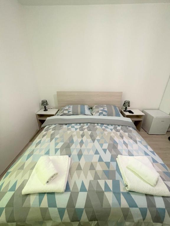 Posteľ alebo postele v izbe v ubytovaní Modern room old Town - Zadar