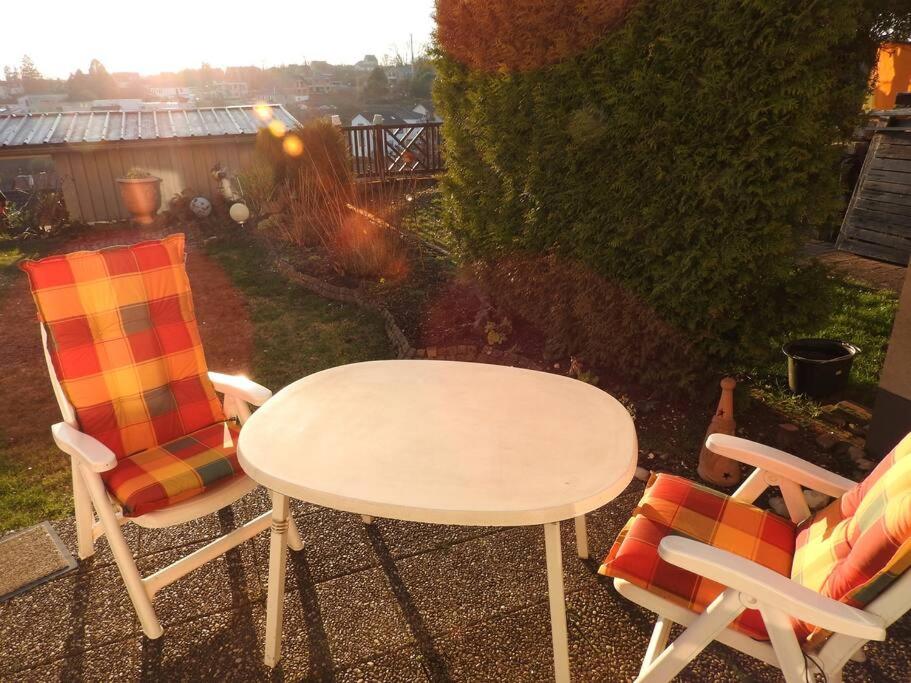 Fotografie z fotogalerie ubytování Schöne gemütliche Ferienwohnung mit Fernblick. v destinaci Nalbach