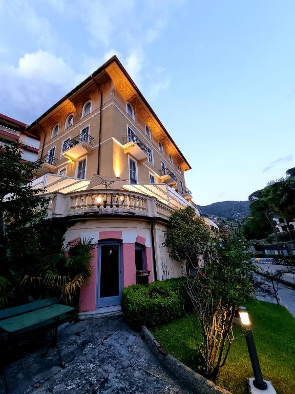Budova, kde se hotel nachází