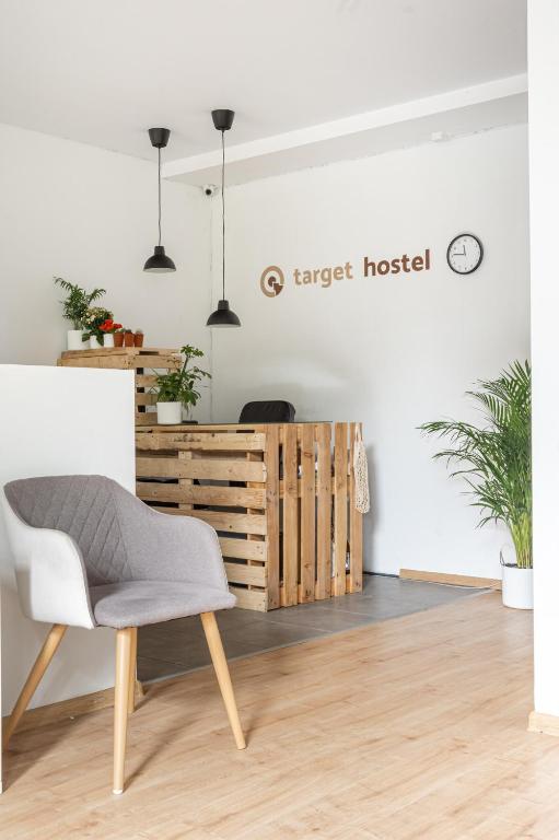 Posedenie v ubytovaní Target Hostel