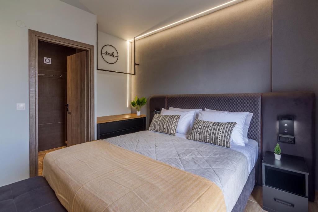 Raise Kornarou City Stay - Studio With Mountain View