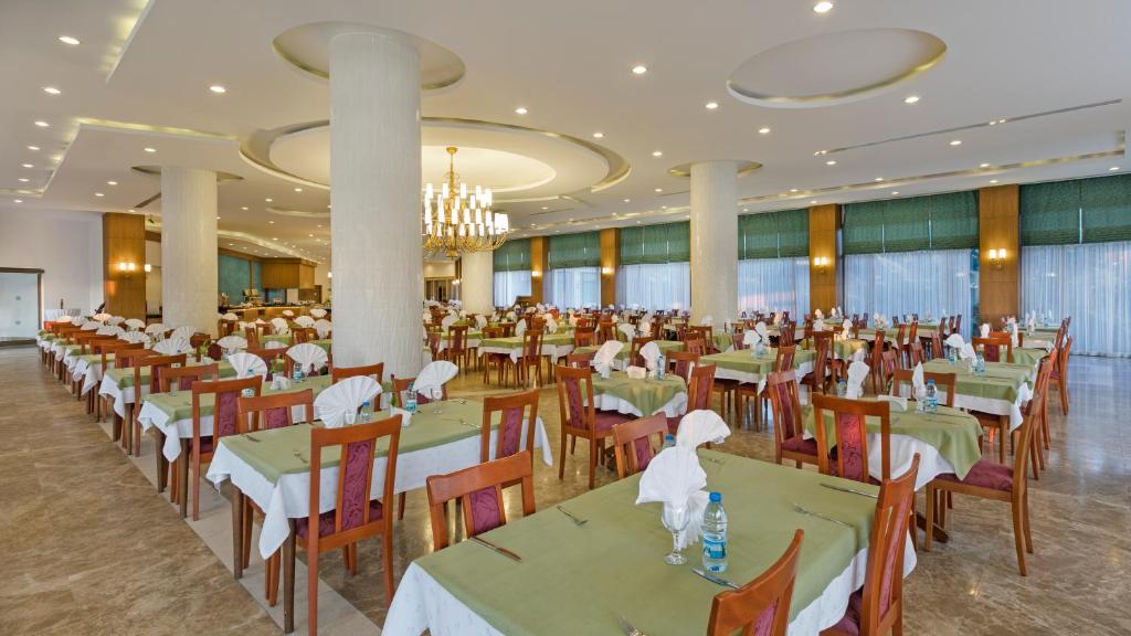 Restaurace v ubytování Özkaymak Select Resort