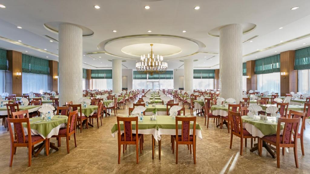 Restaurace v ubytování Özkaymak Select Resort