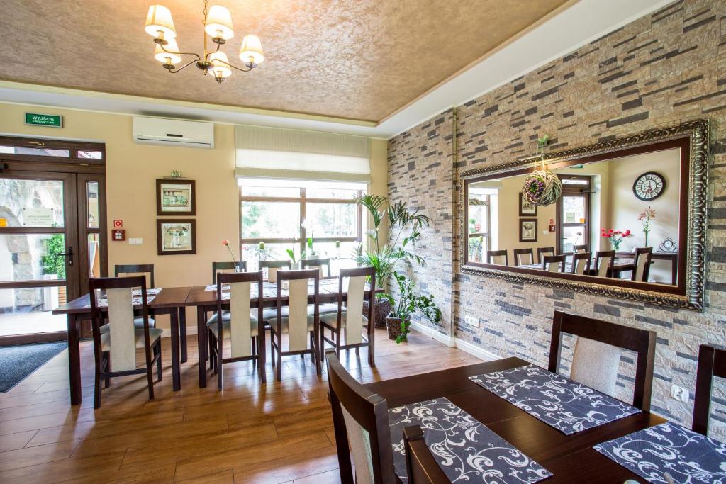 Restaurace v ubytování Zajazd Drogorad Restauracja i Noclegi