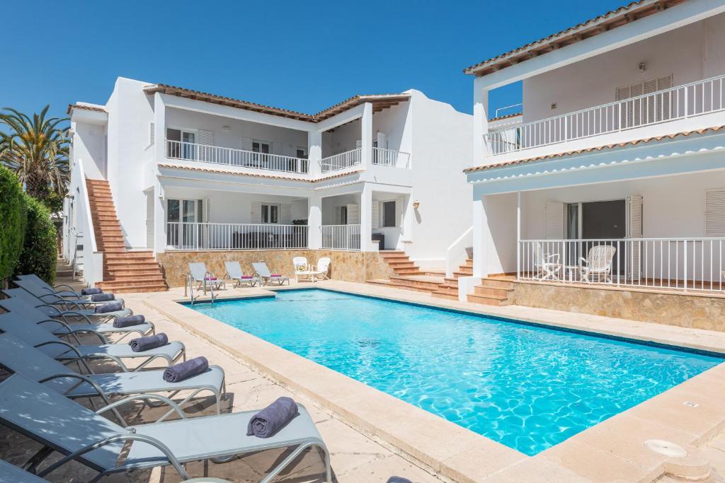 The swimming pool at or close to Apartment ONA ONE SUN with Pool, AC, BBQ, Wifi in Cala D'or