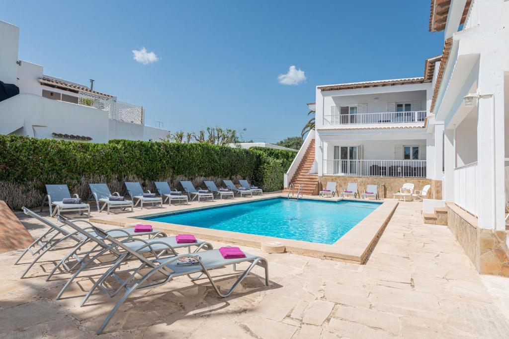 The swimming pool at or close to Apartment ONA ONE SUN with Pool, AC, BBQ, Wifi in Cala D'or