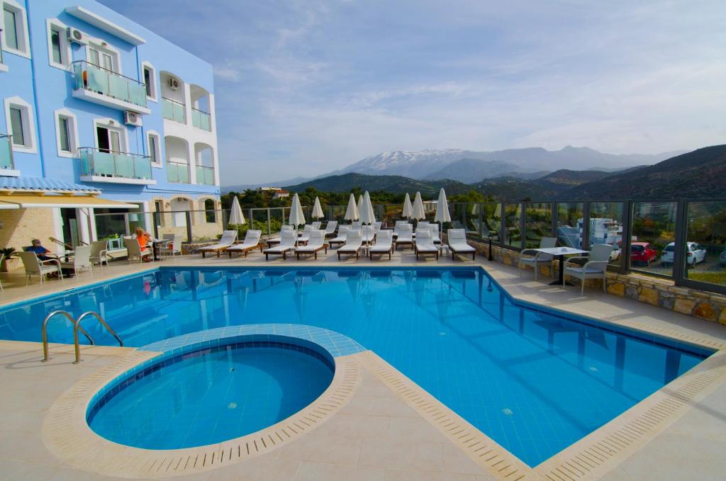 Bazén v ubytování Areti Hotel nebo v jeho okolí