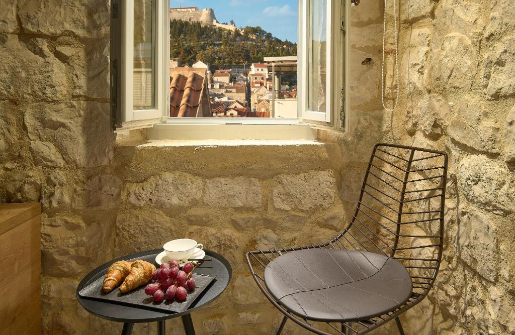 Balkón nebo terasa v ubytování History Hvar Design Heritage Suites