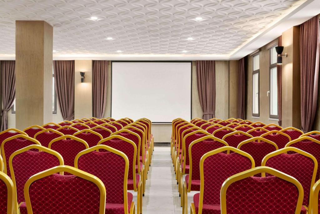 The business area and/or conference room at Ramada By Wyndham Elbistan