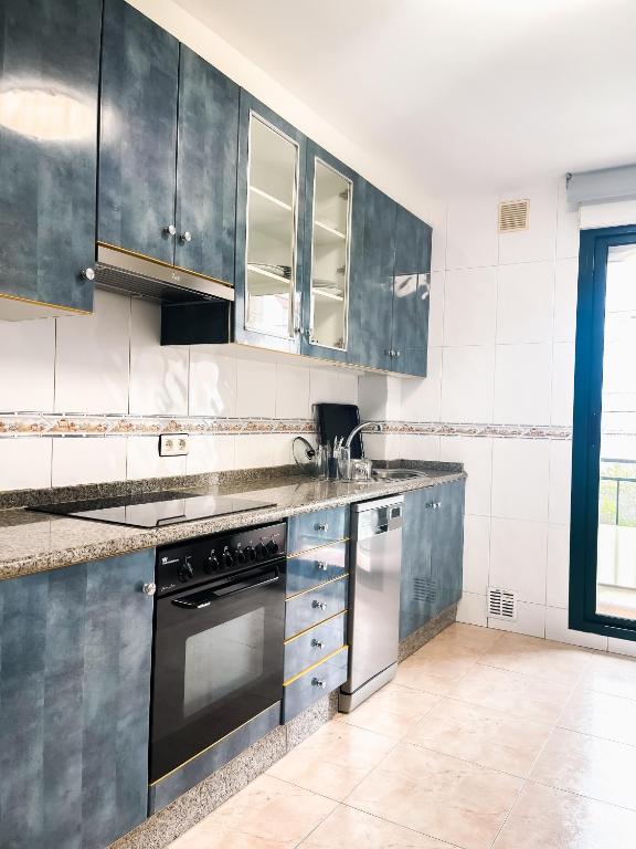 A kitchen or kitchenette at Sarnadela