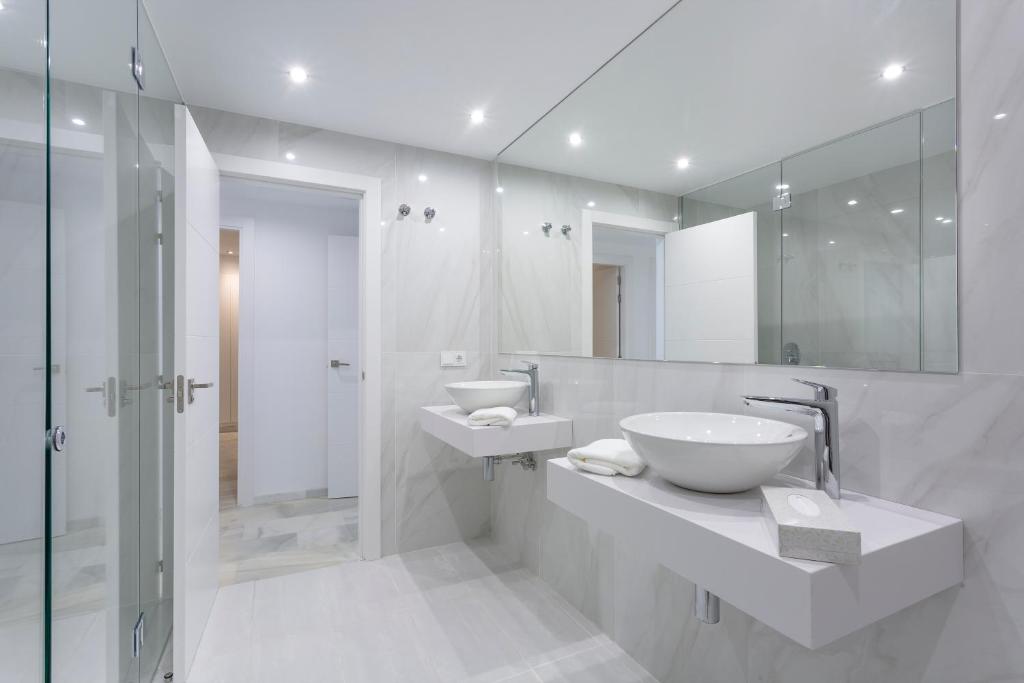 B51 Executive Flats Marbella - شقة ديلوكس من ثلاث غرف نوم