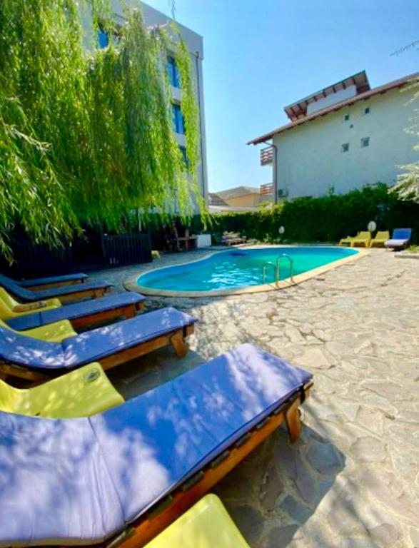 Seaside cozy studio with pool by Transylvania Resorts