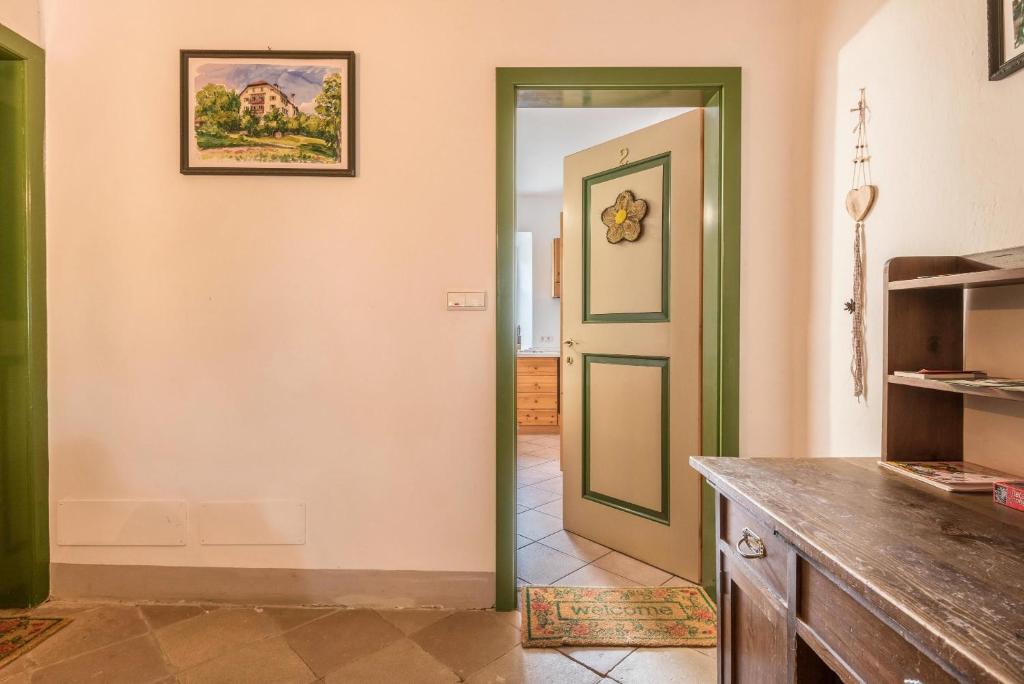 Kuchyň nebo kuchyňský kout v ubytování Sallrain Hof Apartment 2