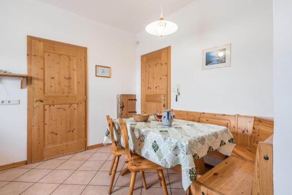 Fotografie z fotogalerie ubytování Sallrain Hof Apartment 2 v destinaci Collalbo
