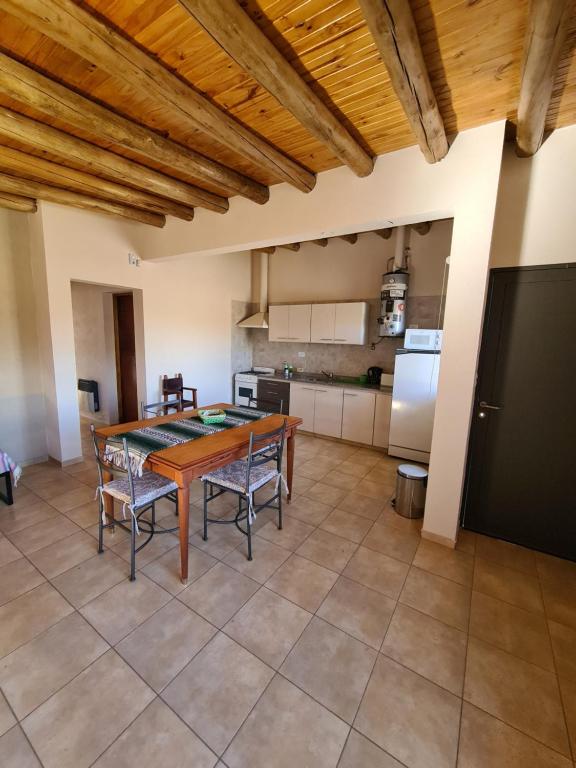 Kuchyň nebo kuchyňský kout v ubytování CASA TUNUYÁN