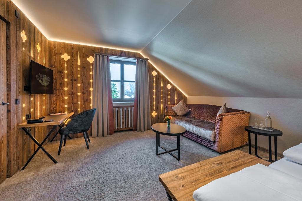 Postel nebo postele na pokoji v ubytování Hotel Schäfflerwirt