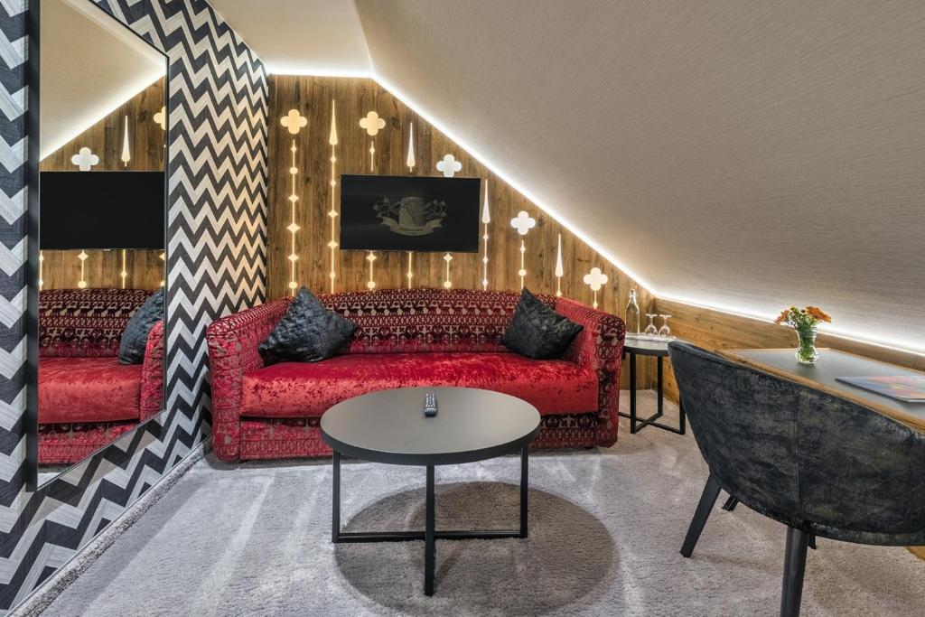 Posezení v ubytování Hotel Schäfflerwirt