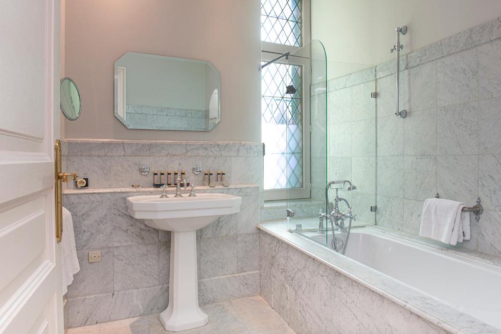 Hotel de la Cité Carcassonne - MGallery Collection - 9