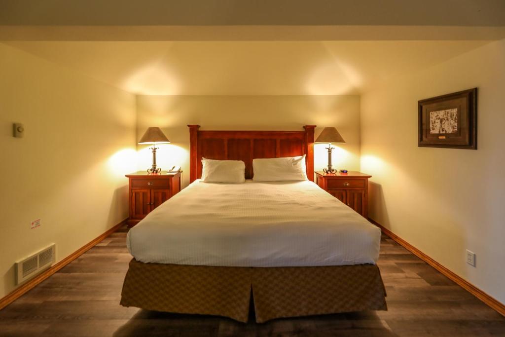 Meadow Lake Resort & Condos - Deluxe Studio