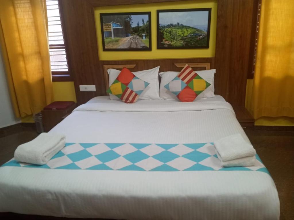 Postel nebo postele na pokoji v ubytování Anika Palace by Pepe Inn Hotel