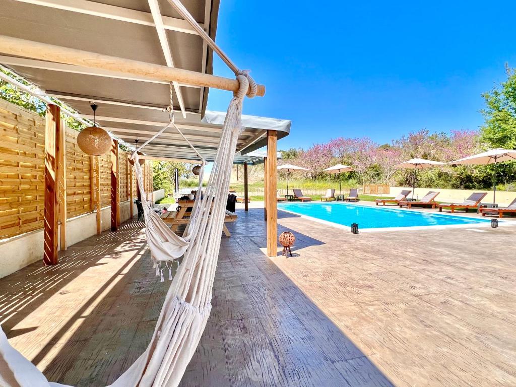 Bazén v ubytování Beach Villa Verano with private pool by DadoVillas nebo v jeho okolí