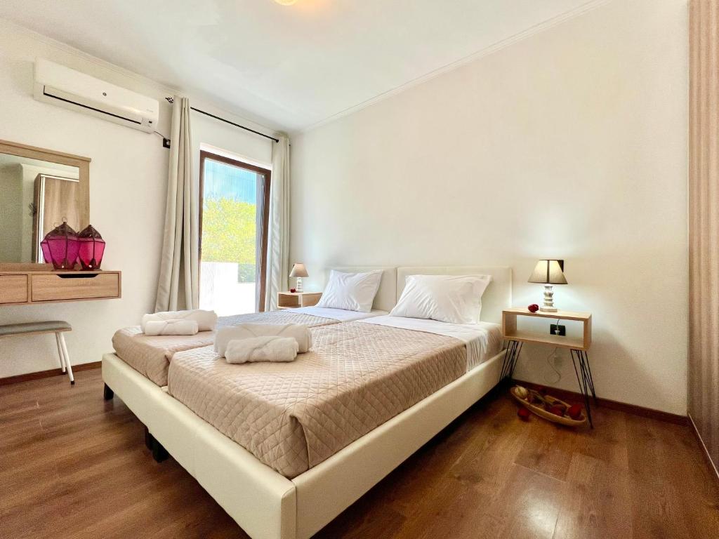 Postel nebo postele na pokoji v ubytování Beach Villa Verano with private pool by DadoVillas