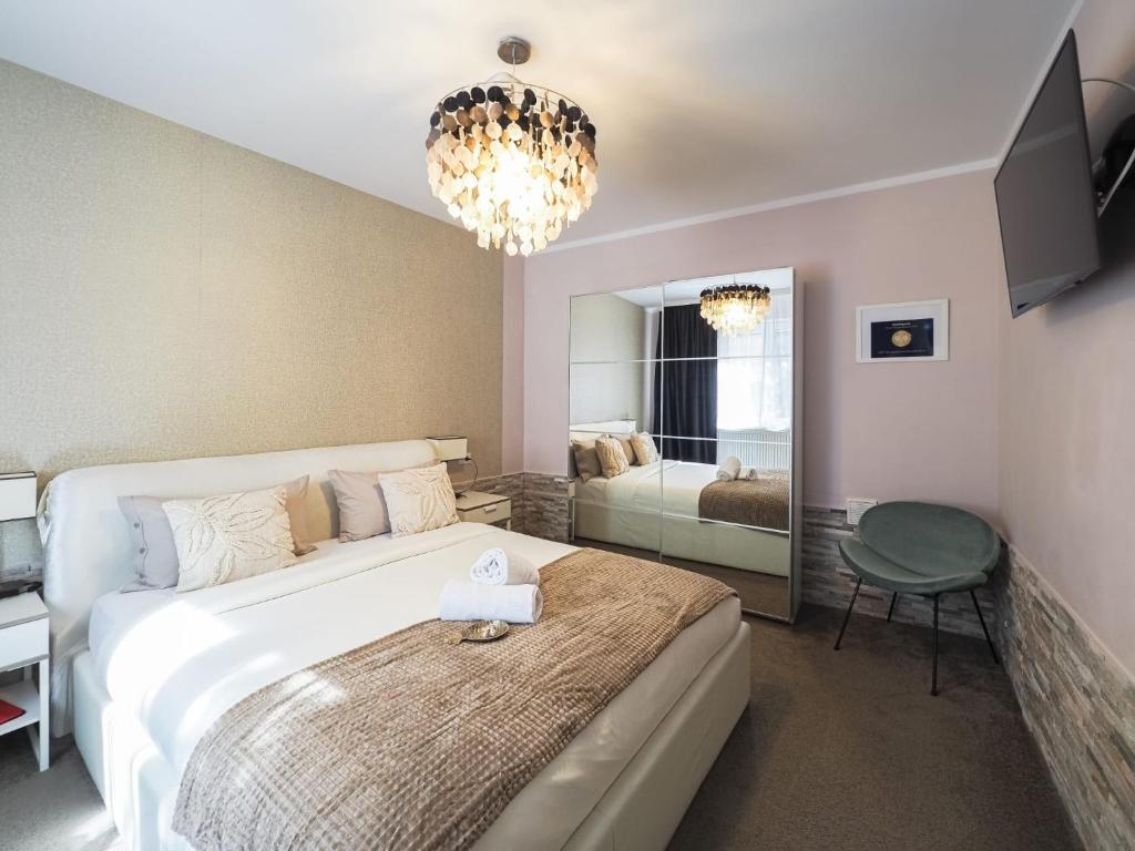 For You Apartments Gold & Silver - One-Bedroom Apartment