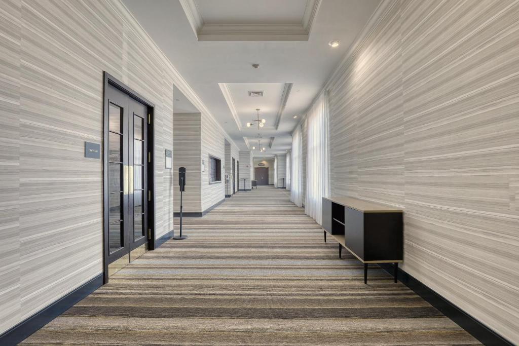 Holiday Inn Hotel & Suites Madison West - Middleton by IHG photo