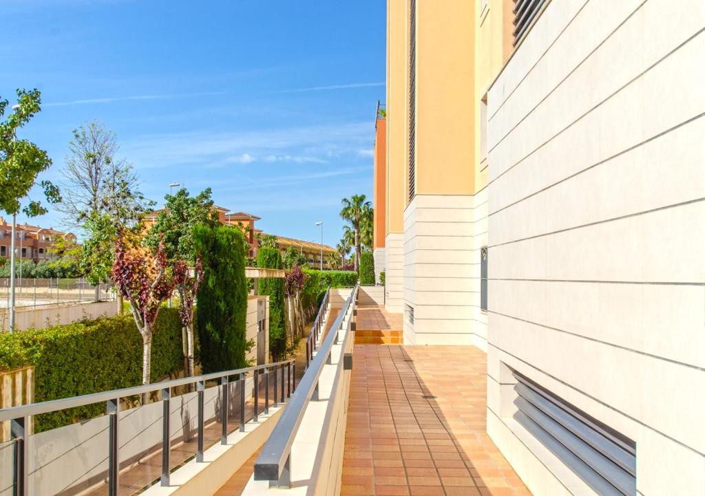 Jardines de Las Marinas con una gran terraza, Denia ...
