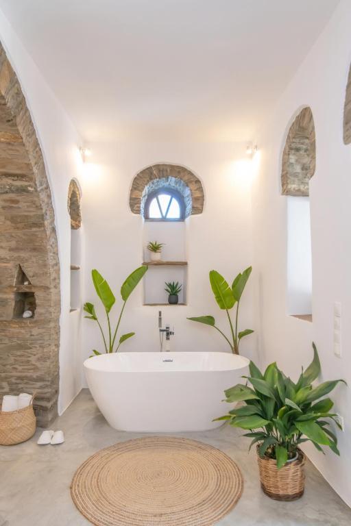 A bathroom at Livadi house Tinos 2 katwi