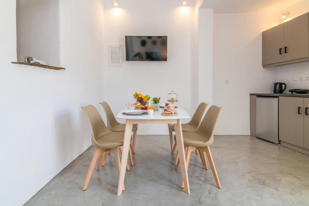 A kitchen or kitchenette at Livadi house Tinos 2 katwi