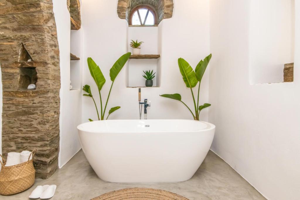 A bathroom at Livadi house Tinos 2 katwi