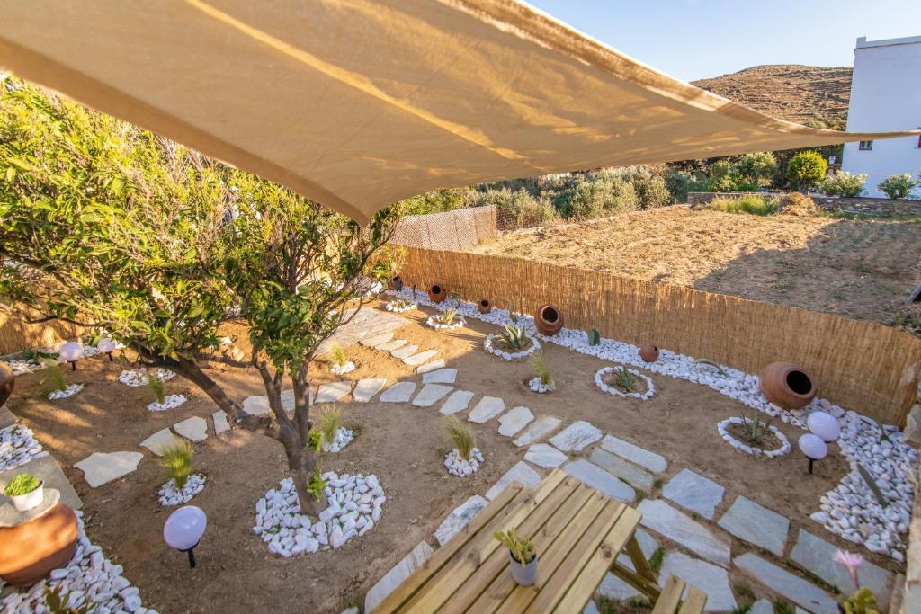 A garden outside Livadi house Tinos 2 katwi