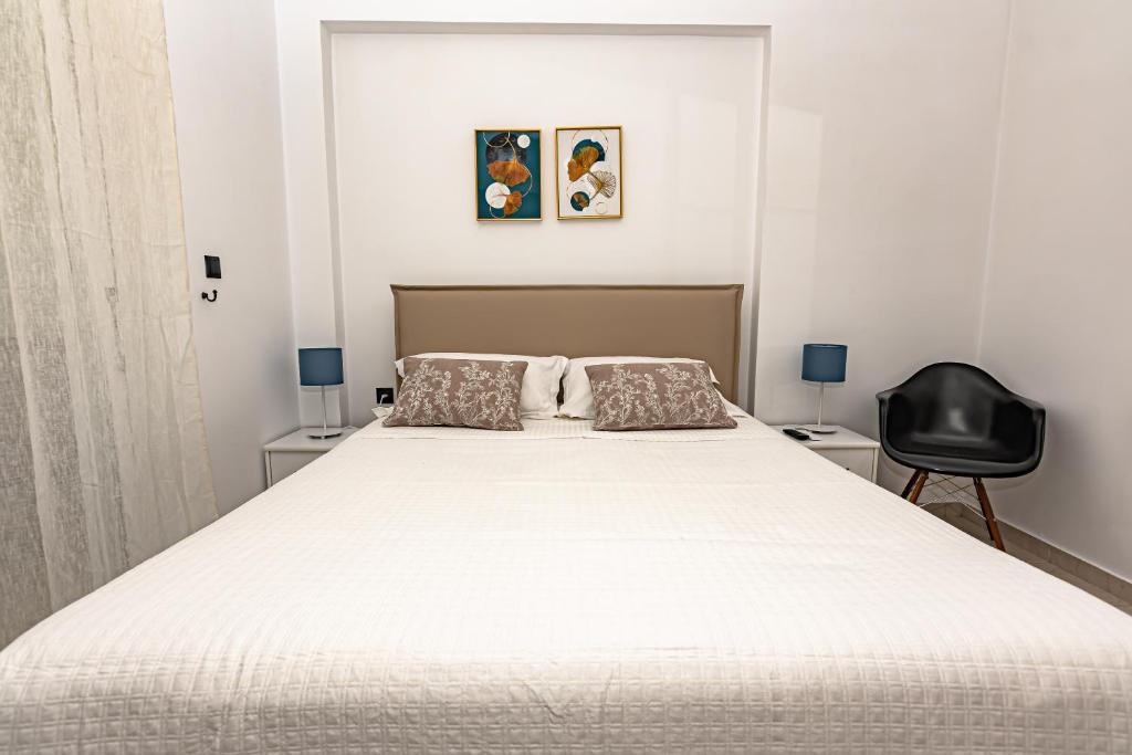 Postel nebo postele na pokoji v ubytování Koum Kapi C1 - Private Parking - Seaside Apt