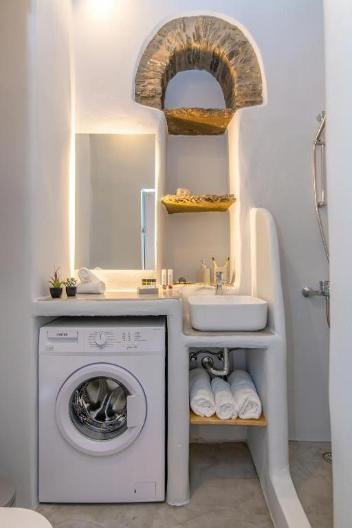 A kitchen or kitchenette at Livadi house Tinos 2 katwi