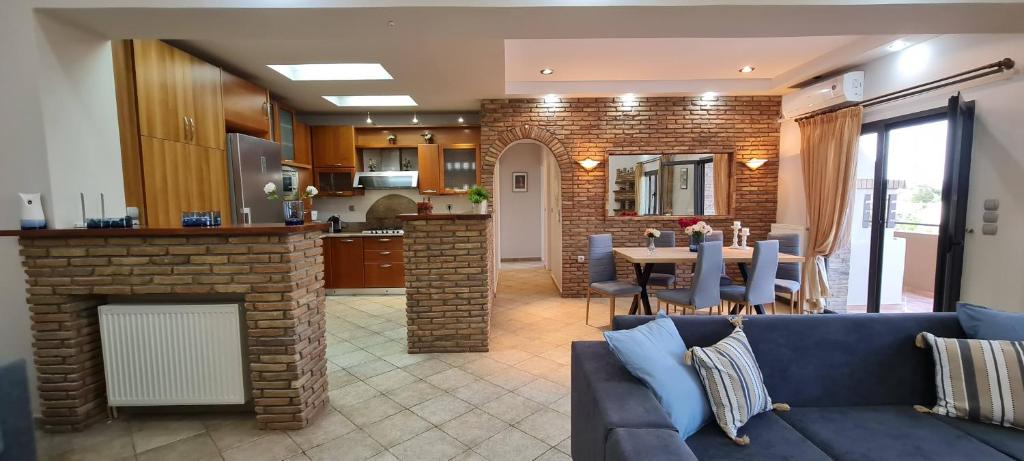 'The Seagull' Traditional Cottage - Housity