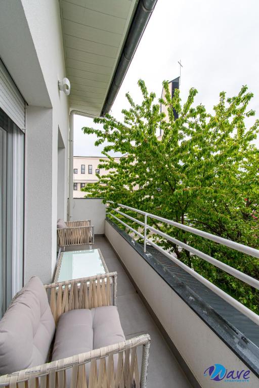 Balkón alebo terasa v ubytovaní TWO BEDROOM MODERN APARTMENT near the AIRPORT