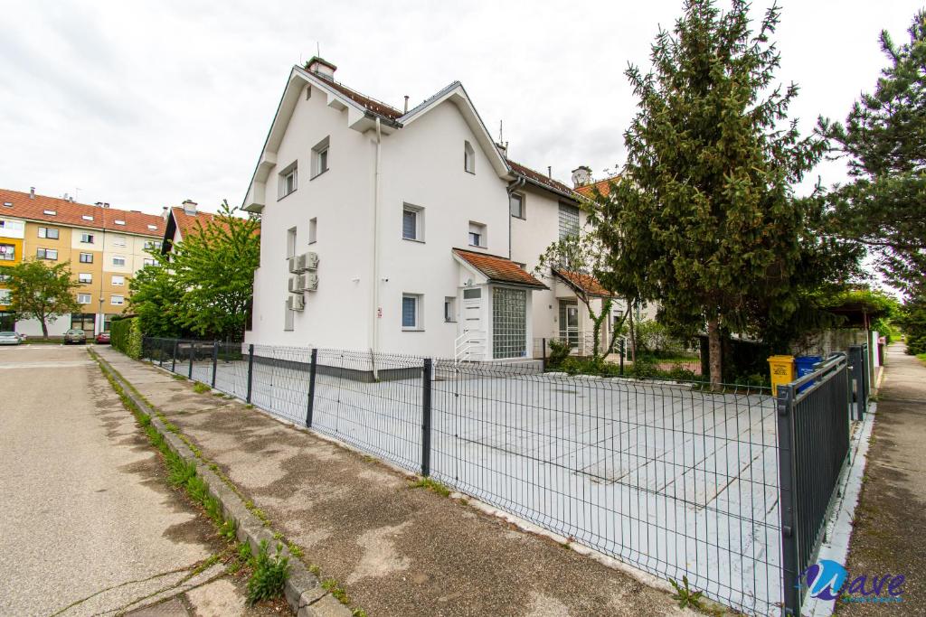 Budova, v ktorej sa apartmán nachádza