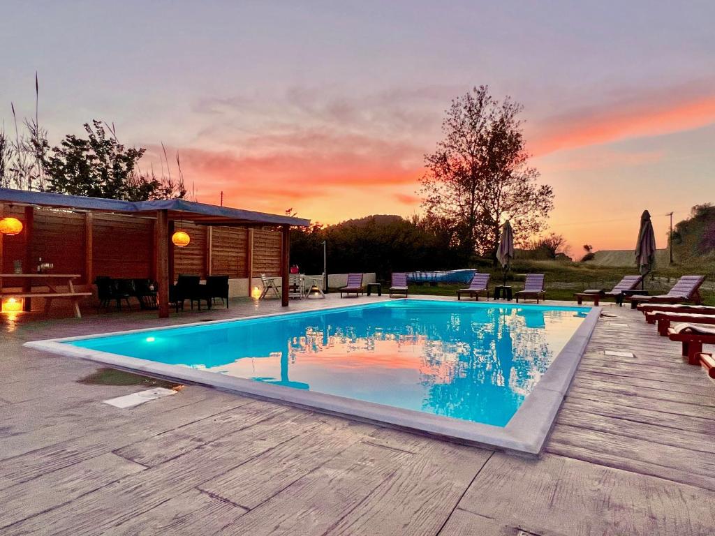 Bazén v ubytování Beach Villa Verano with private pool by DadoVillas nebo v jeho okolí