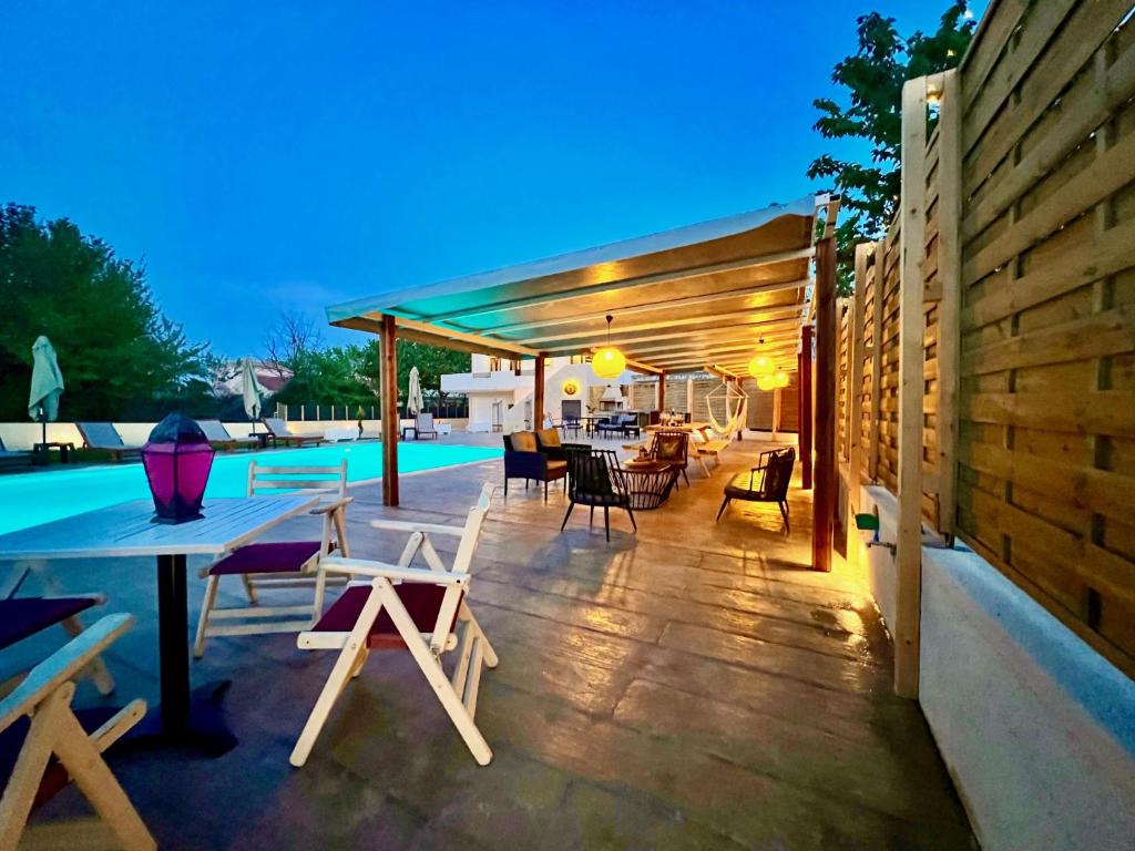 Bazén v ubytování Beach Villa Verano with private pool by DadoVillas nebo v jeho okolí