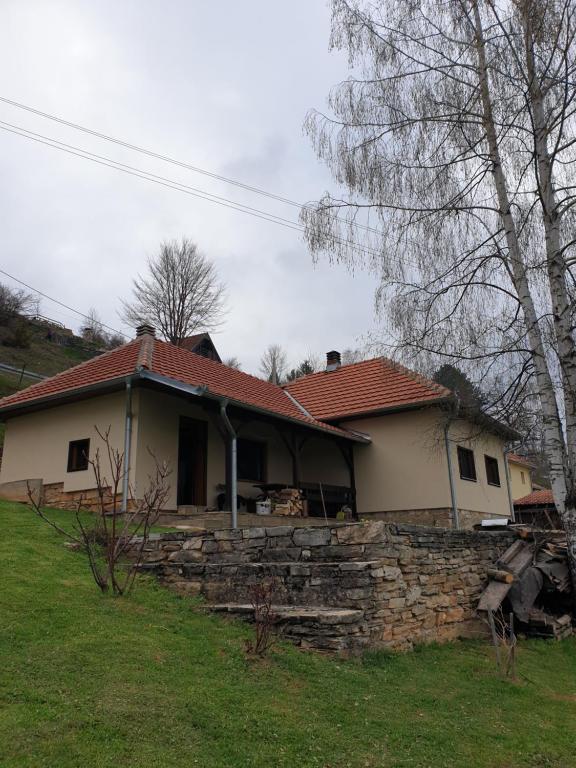 Budova, kde se prázdninový dům nachází