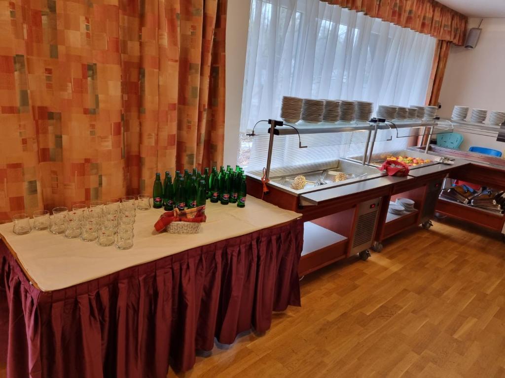 Jídlo v hotelu nebo okolí
