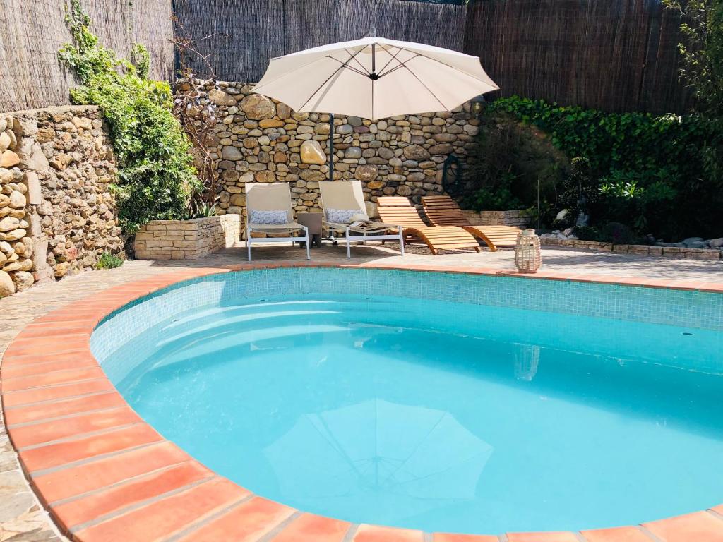 Πισίνα στο ή κοντά στο Le Mas des Alberes Piscine privative proche mer et Collioure, climatisation, parking ,WiFi